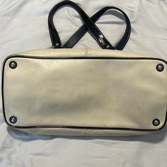 COACH LAURA Spectator Cream and Navy Blue Gently used purse. Great condition. - Picture 9 of 9